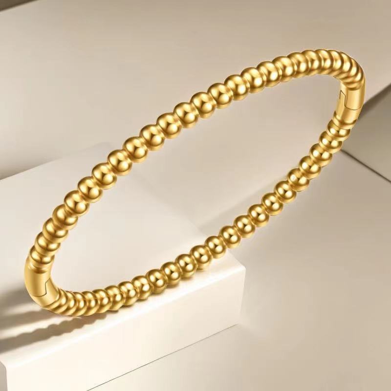 Women's Stainless Steel Titanium Bracelet Non-Fading Fashion Jewelry