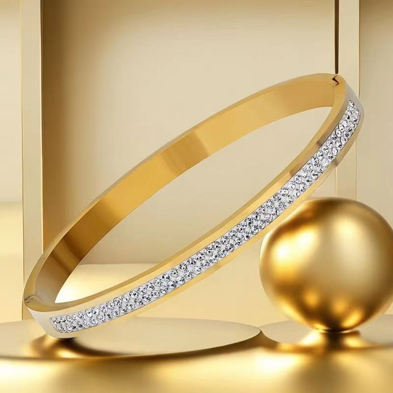 Women's Stainless Steel Titanium Bracelet Non-Fading Fashion Jewelry