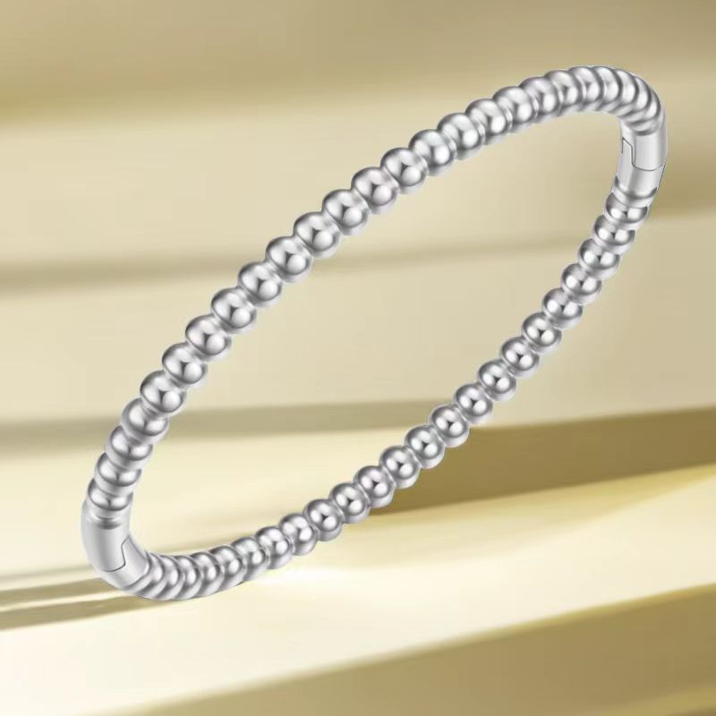 Women's Stainless Steel Titanium Bracelet Non-Fading Fashion Jewelry