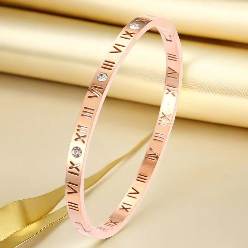 Women's Stainless Steel Titanium Bracelet Non-Fading Fashion Jewelry