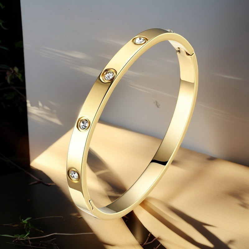 Women's Stainless Steel Titanium Bracelet Non-Fading Fashion Jewelry