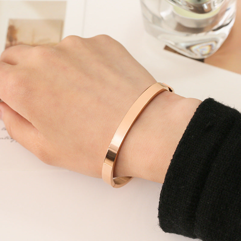 Women's Stainless Steel Titanium Bracelet Non-Fading Fashion Jewelry