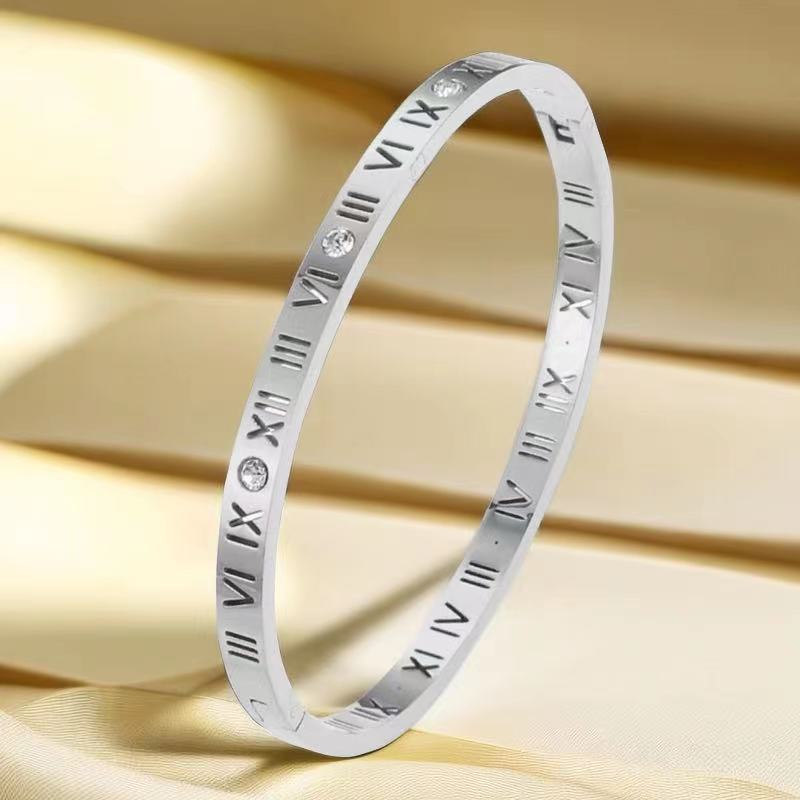 Women's Stainless Steel Titanium Bracelet Non-Fading Fashion Jewelry