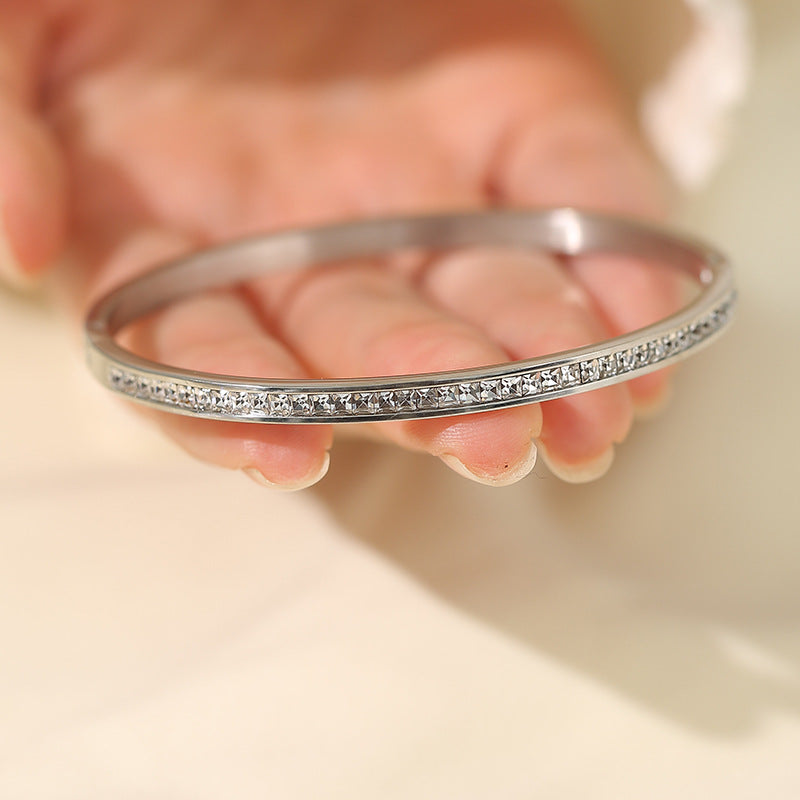 Women's Stainless Steel Titanium Bracelet Non-Fading Fashion Jewelry